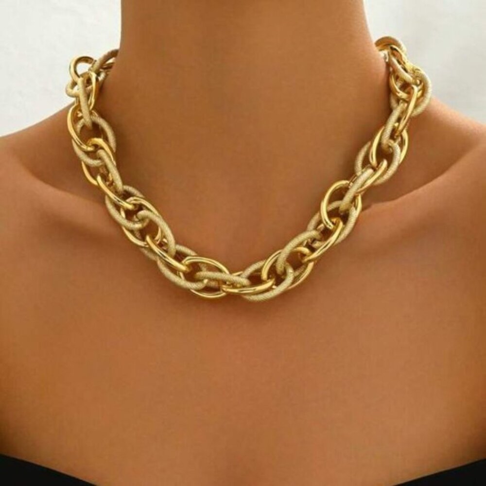 Chunky Gold Rope Chain Necklace - Picture 2 of 4
